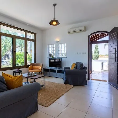 Lumina 2-bedroom And Pool In Apartment *