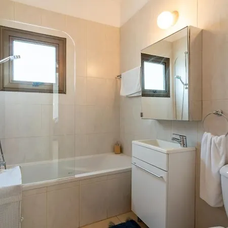 Apartment Lumina 2-bedroom And Pool In